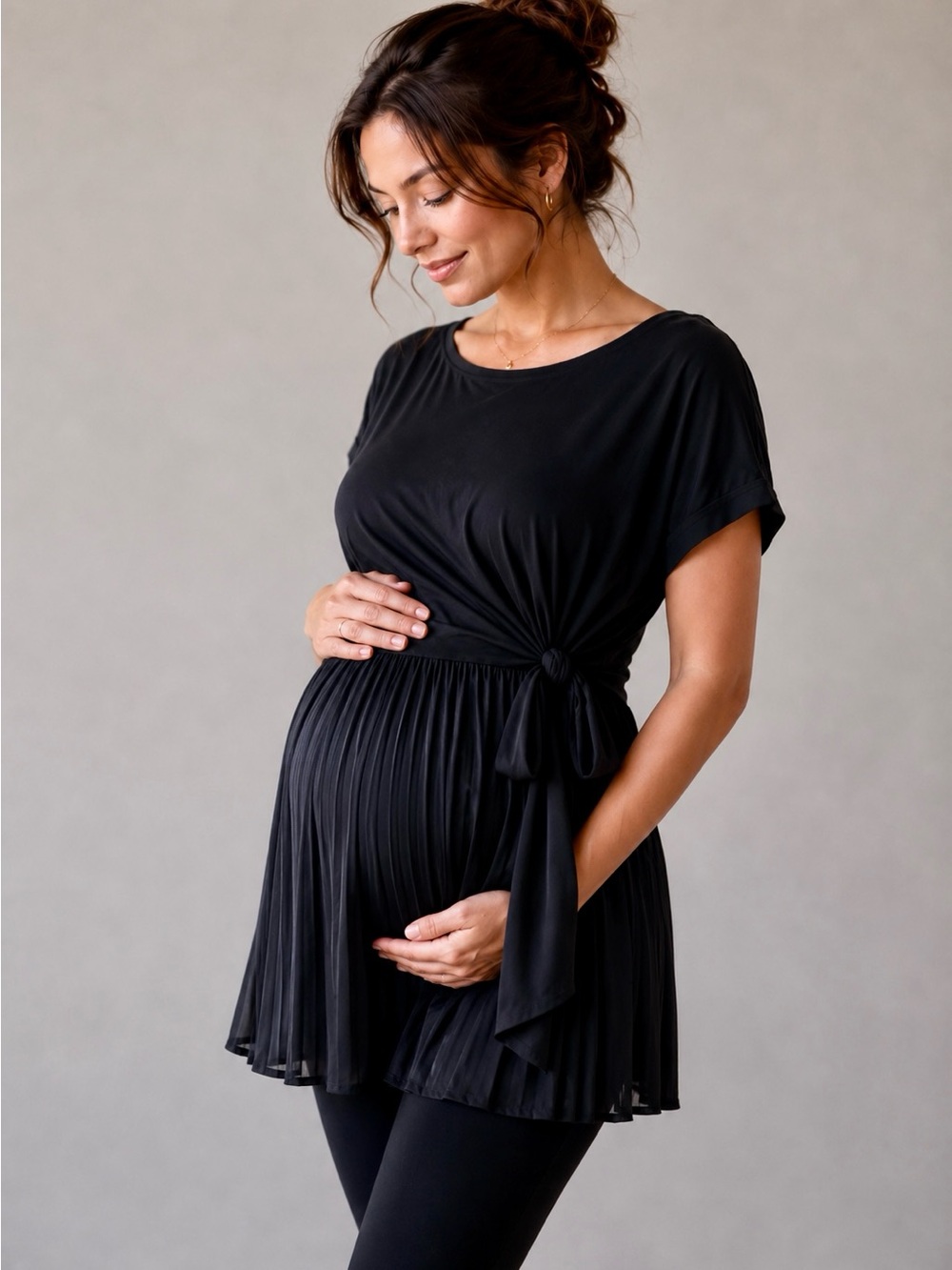 $60 NWOT- A Pea In the Pod Maternity tie front Tee - Small